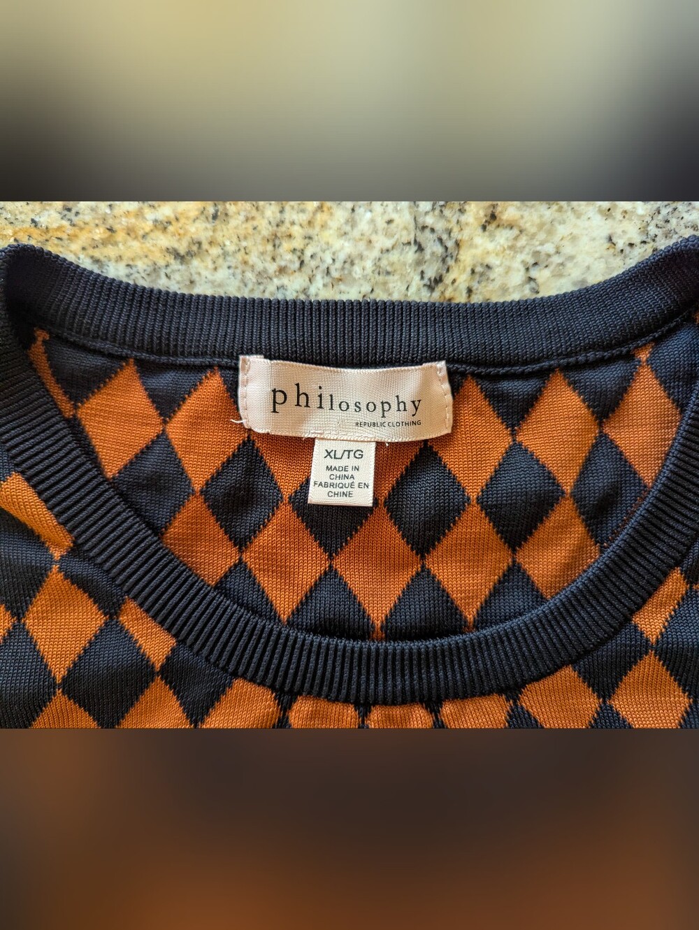 Diamond-Pattern Short Sleeve Sweater - Black & Brown - Picture 3 of 6